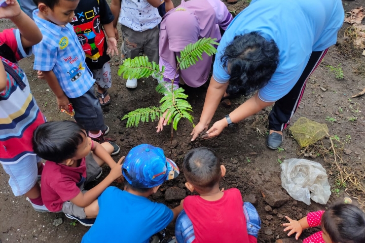 Seruan Aksi Tanam Pohon sebagai Inisiatif Mandiri 