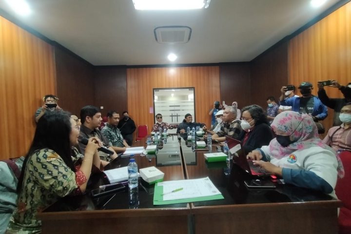 Difasilitasi TAD Surakarta, PT KAI Meminta Maaf atas Penolakan Calon Penumpang KRL 