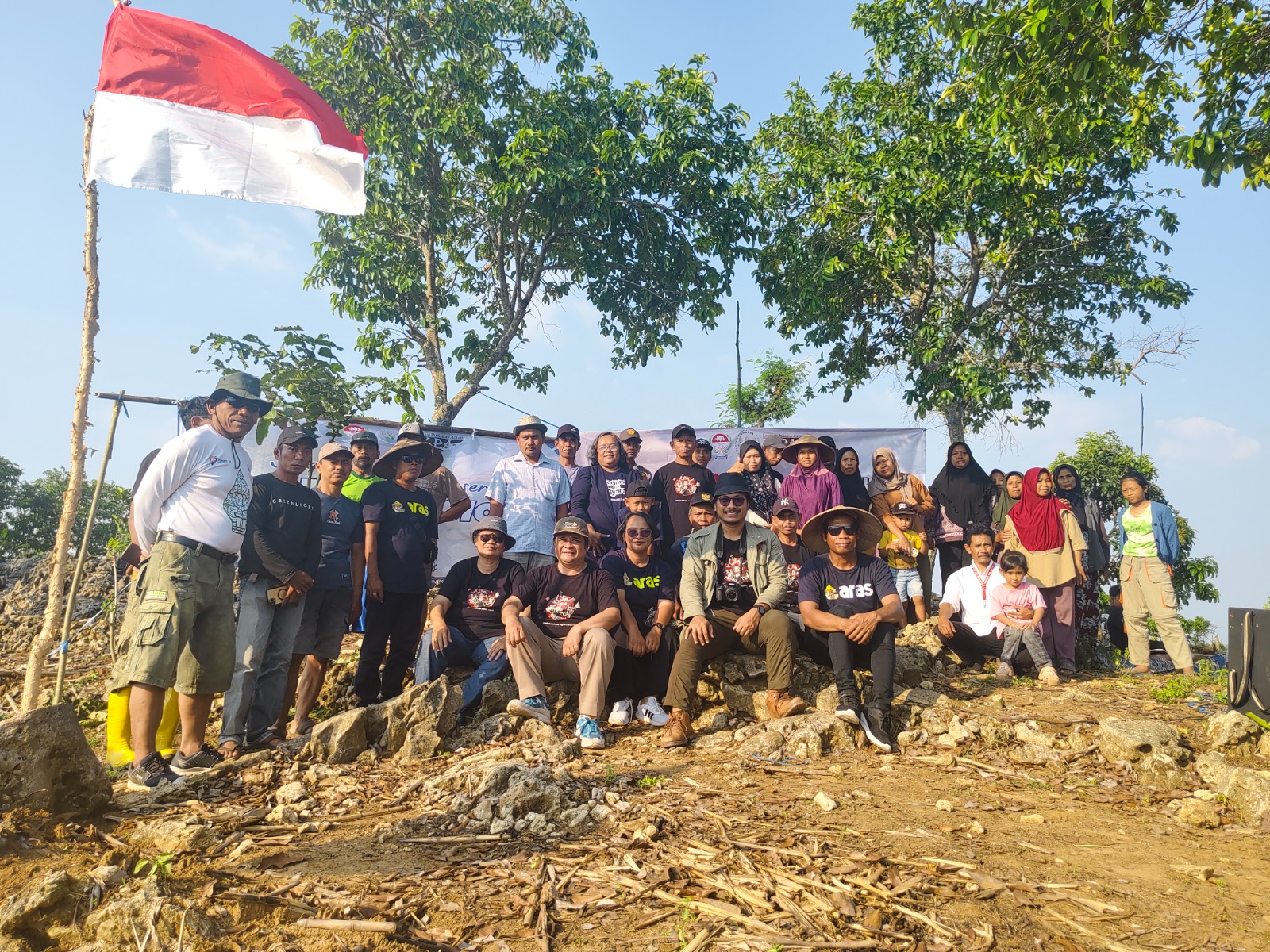 Tanah Pajangan, Lagu Indonesia Raya Tiga Stanza dan Hari Tani Petani KOMPAK