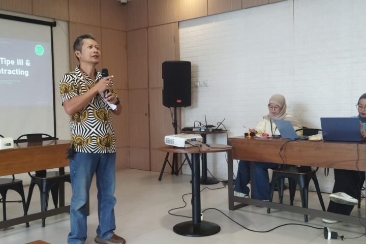 Menemani yang Sering Ditinggalkan: Pentingnya Pendampingan bagi Orang dengan HIV di Tengah Ancaman Berakhirnya Dukungan Program