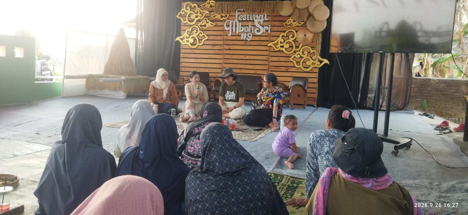 Pangan Lokal, Tanah, Pengetahuan Perempuan, dan Peran Generasi Muda
