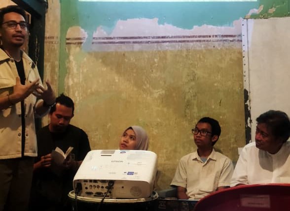 Membaca Fasisme dari Pembakaran Buku hingga Kehidupan Sehari-hari